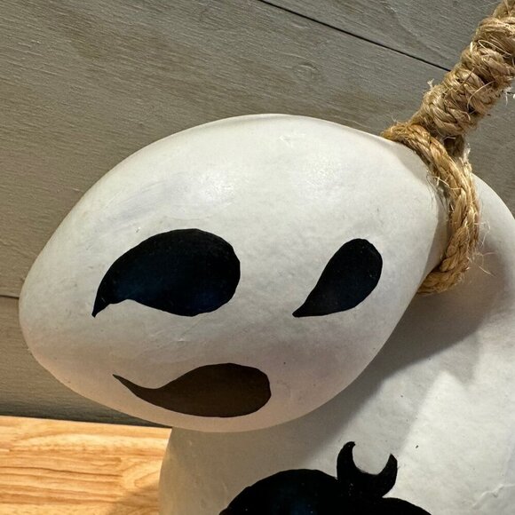 Hanging Ghost w/ Bats Hand Painted Signed 16" X 10" Fall Halloween Gourd Decor * - Picture 4 of 6